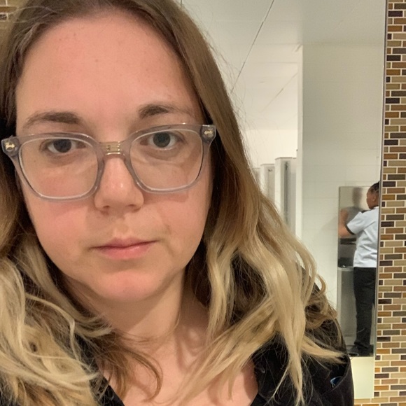 Meet your Posher, Judith - Picture 2 of 2